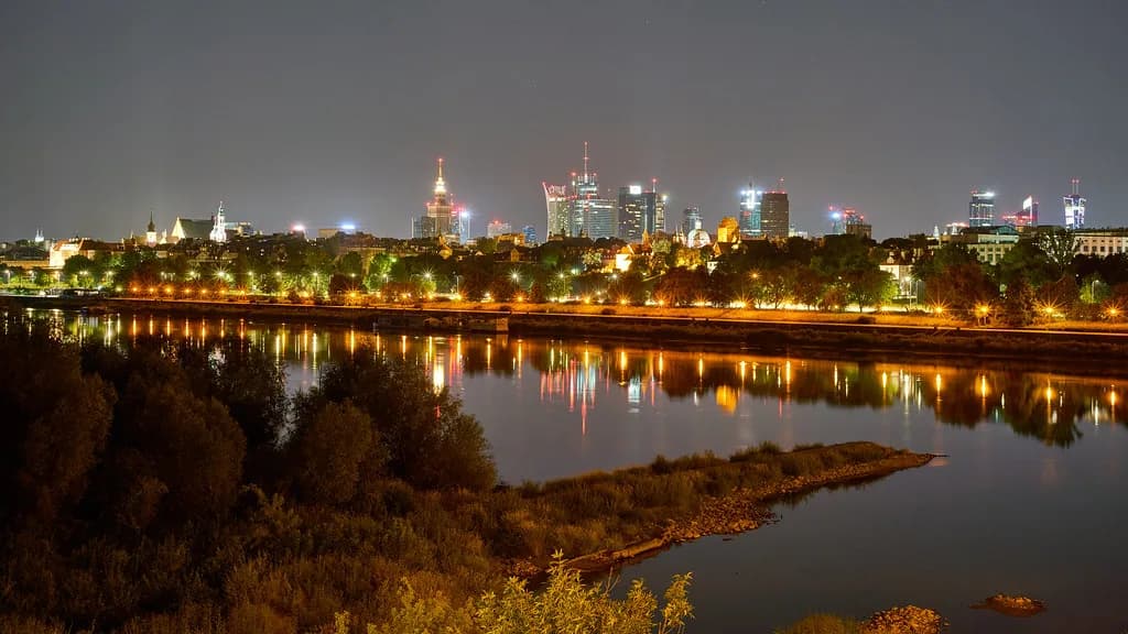 Best Time to Visit Warsaw: Month-by-Month Weather and Crowds