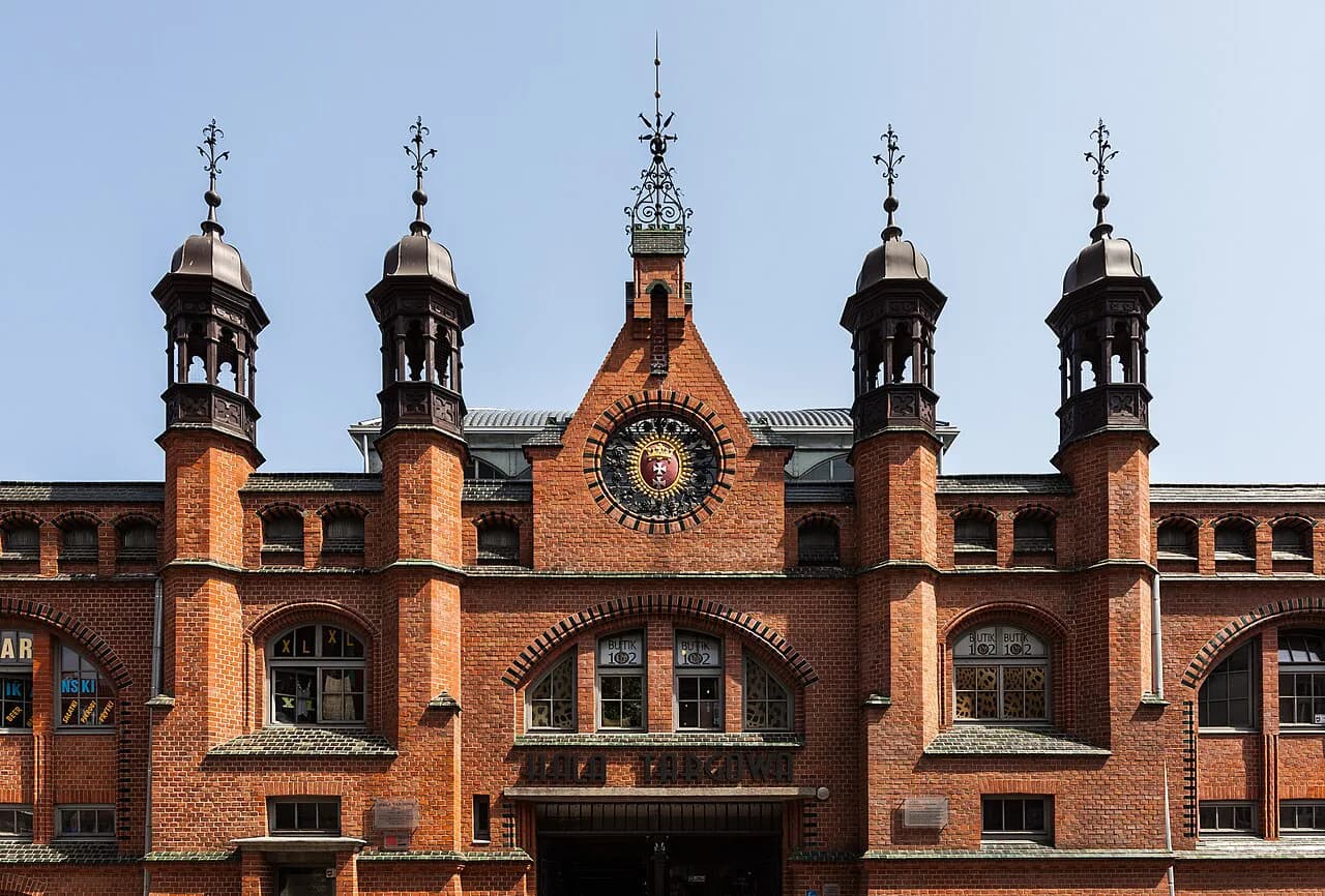 Gdańsk Markets: The Farmers' Market and Where to Shop in the Old Town