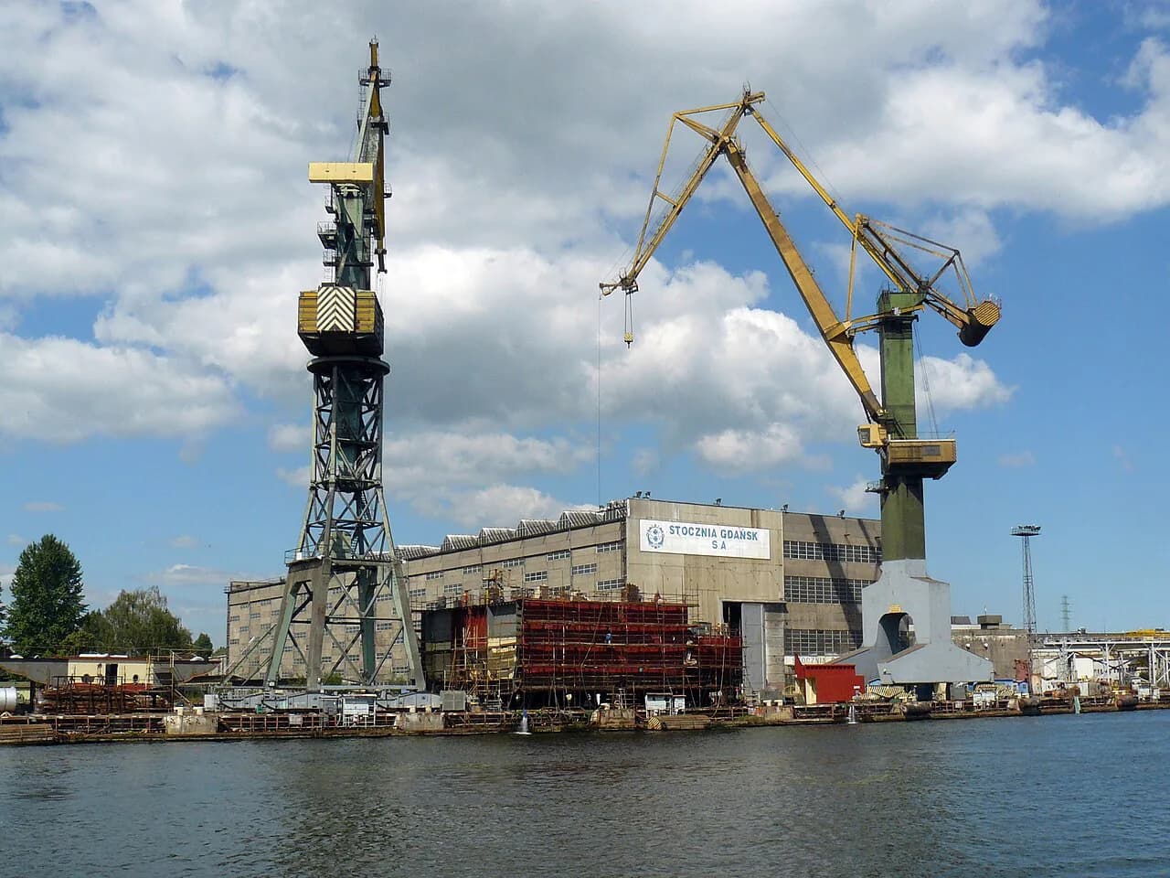 Gdańsk Shipyard: Solidarity History and the Post-Industrial Młode Miasto
