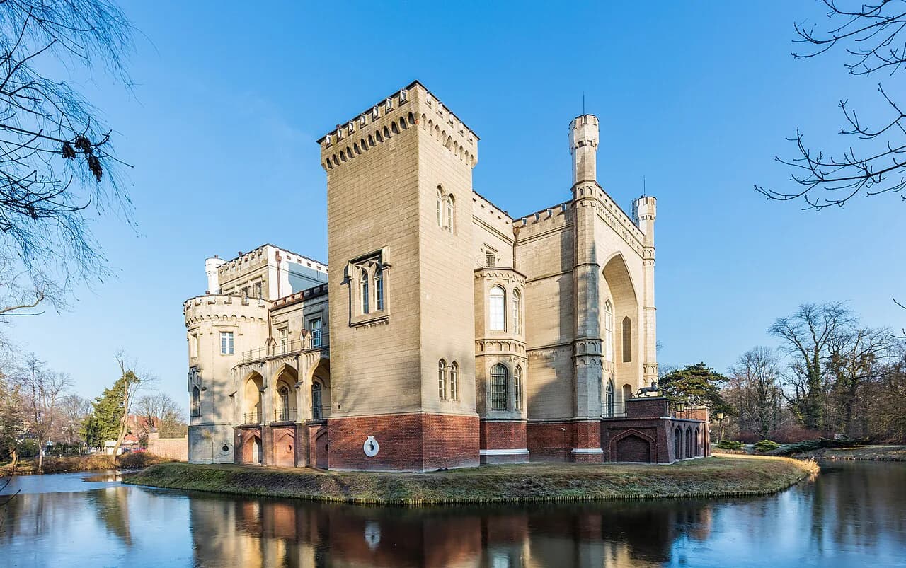 Kórnik Castle: Neo-Gothic Island Residence Near Poznań
