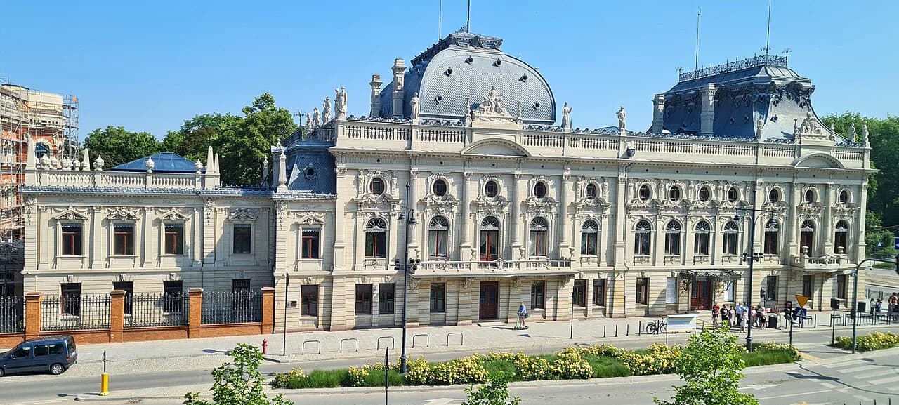 Łódź Castle: the Poznański Palace and What You Actually See Inside
