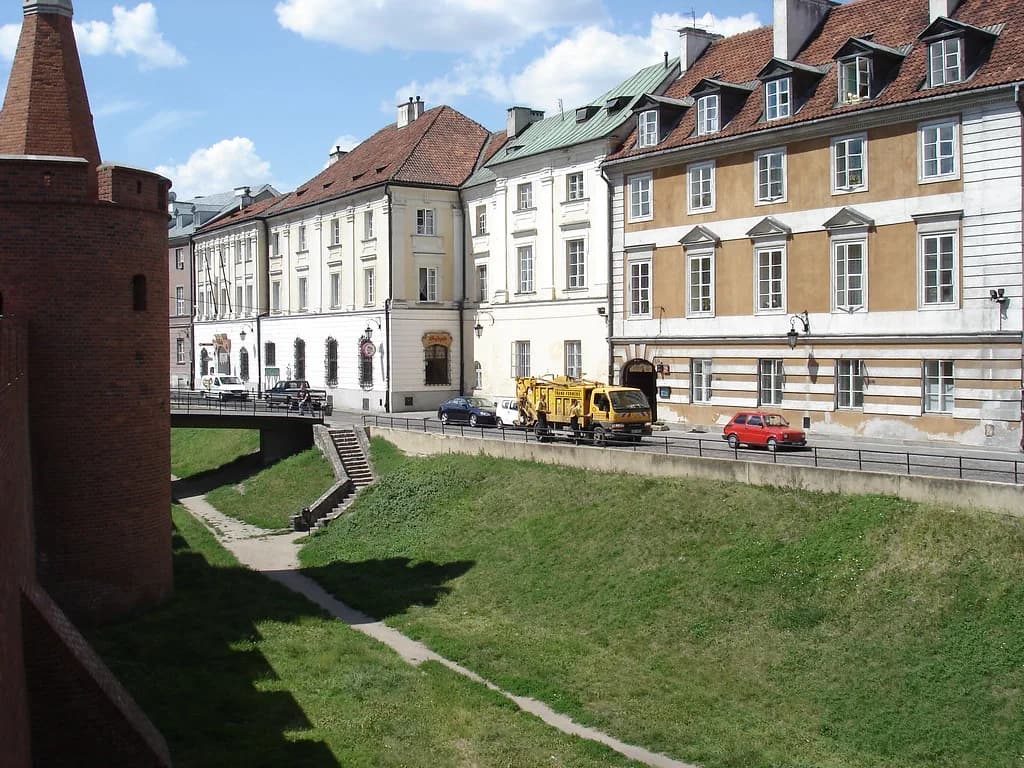 Flights to Warsaw: Airports, Airlines and Flight Times