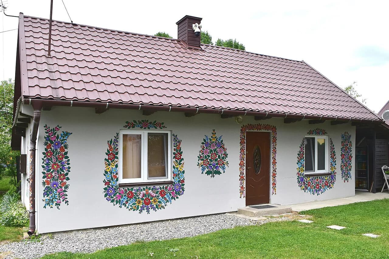 Polish Folk Art: Wycinanki, Embroidery and Where to See It
