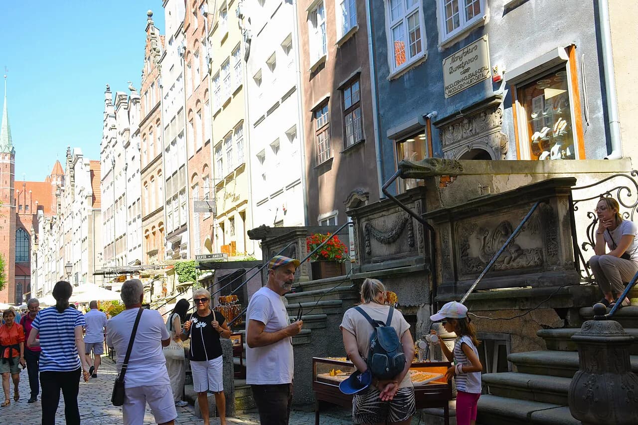Polish Souvenirs Worth Buying: Pottery, Amber and Food Gifts