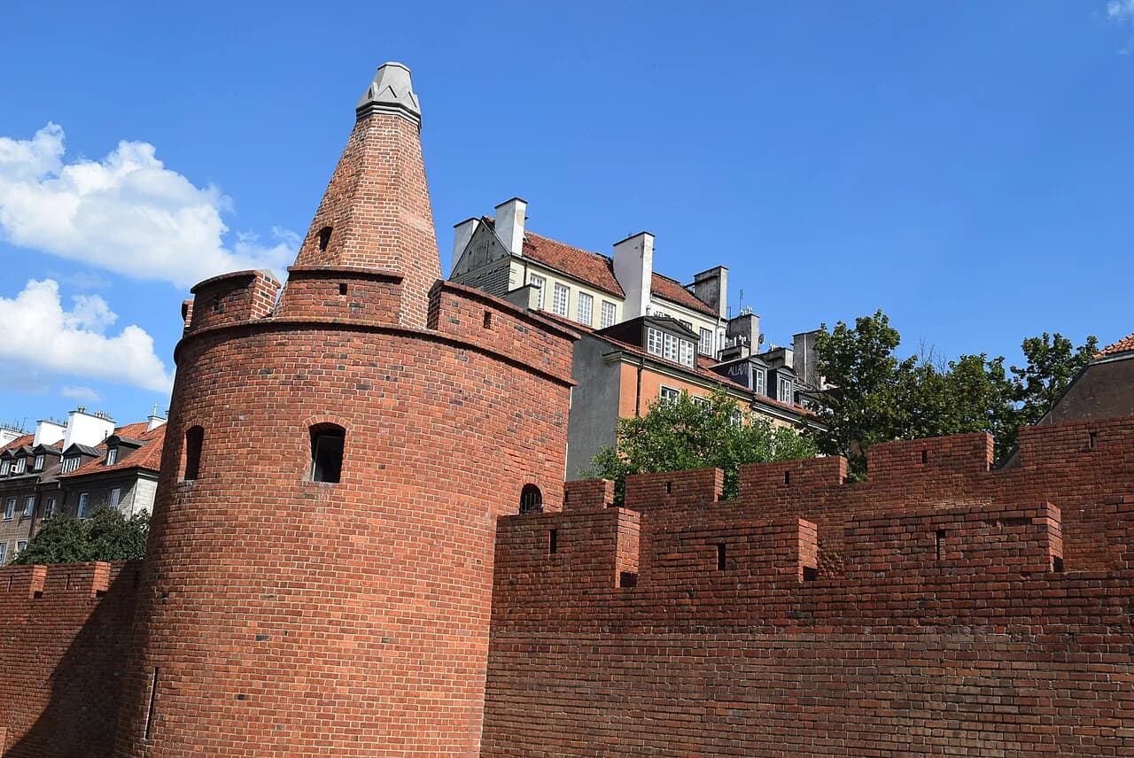 Warsaw Old Town: What to See and How to Walk It