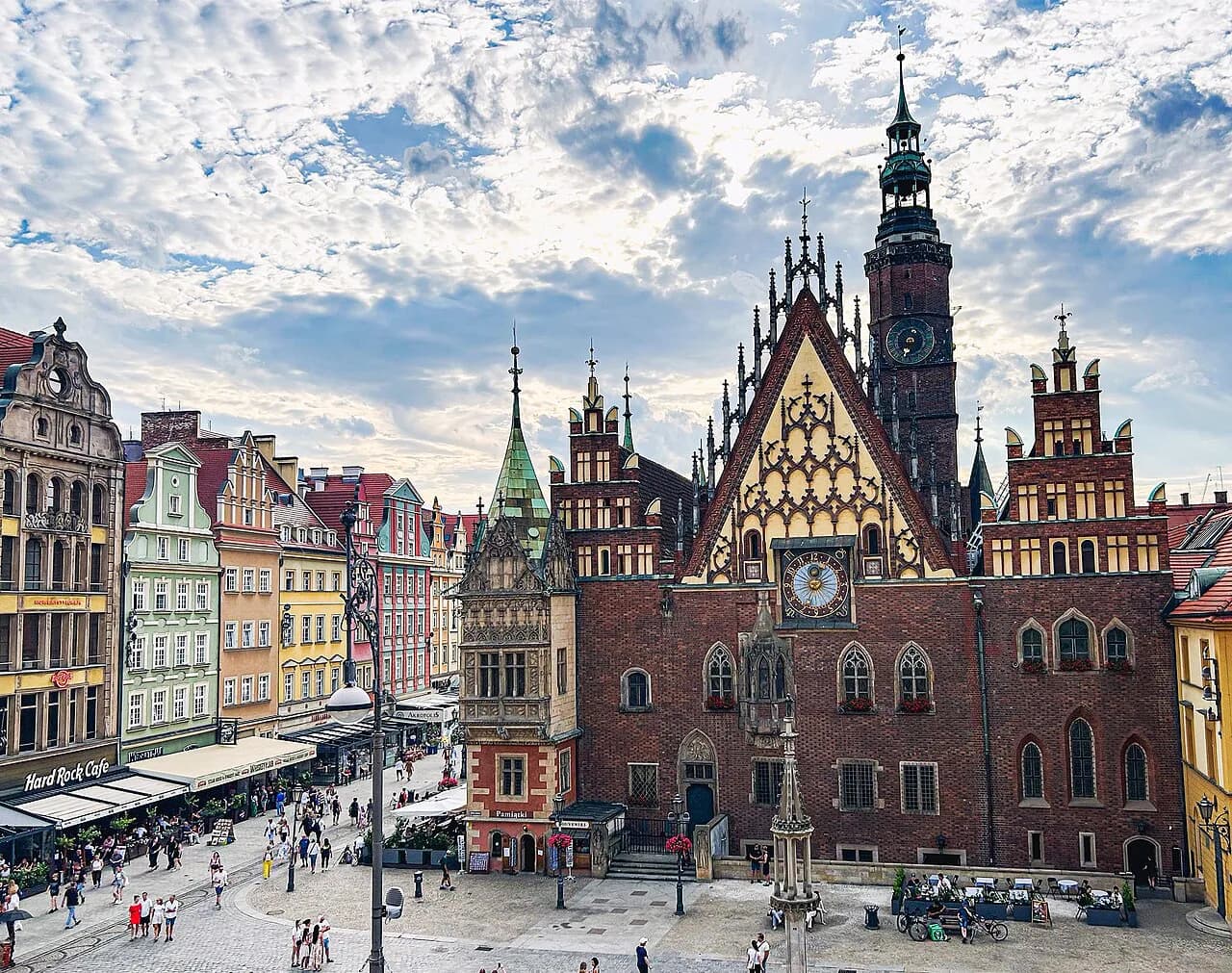 Wrocław Town Hall: Visiting the Ratusz on Market Square