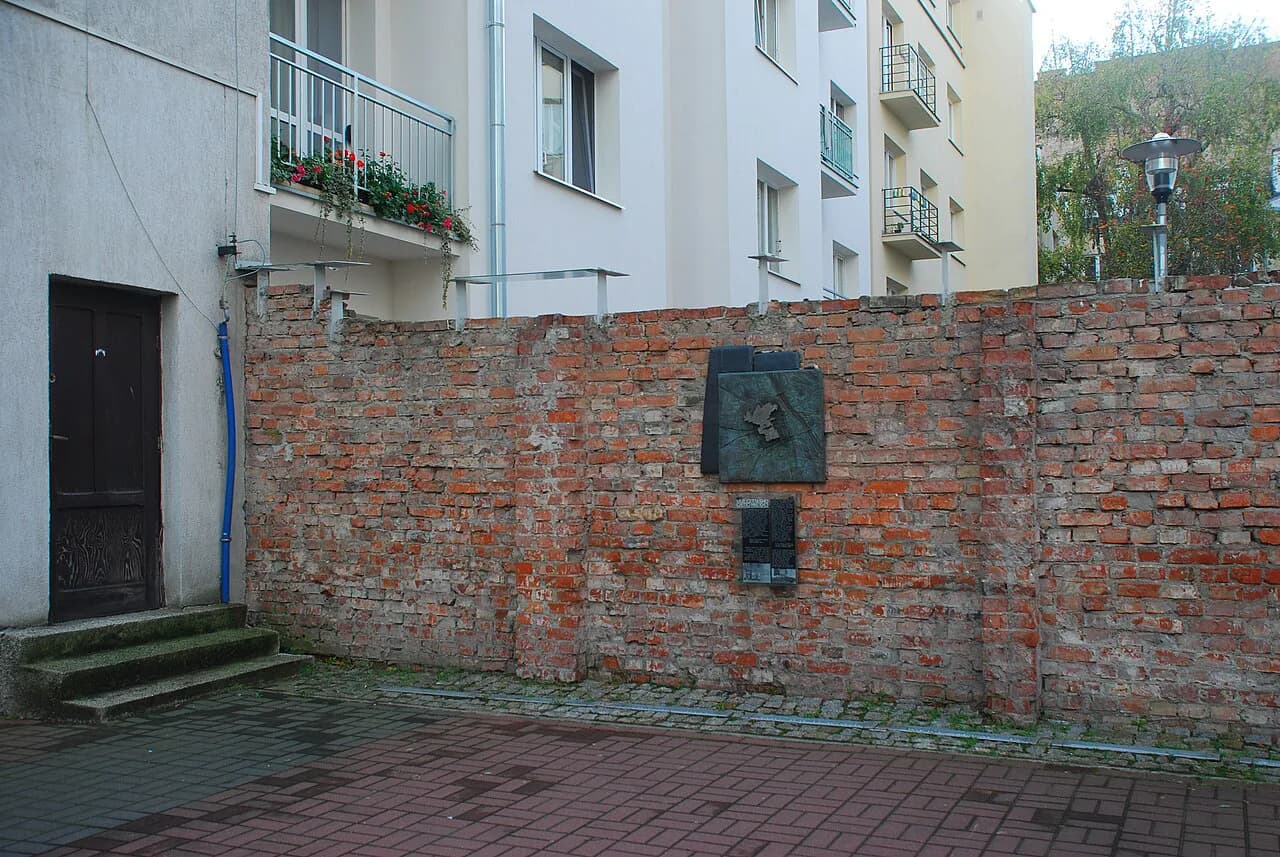 Warsaw Ghetto Wall: Where the Surviving Fragments Are