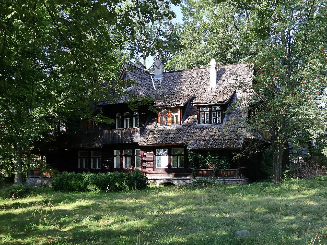 Pensjonat Bajka, a wooden guesthouse on Sienkiewicza Street in Zakopane.