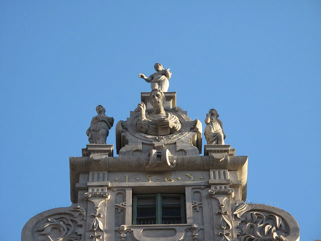 Statues on the top of the Golden Gate in Gdańsk.