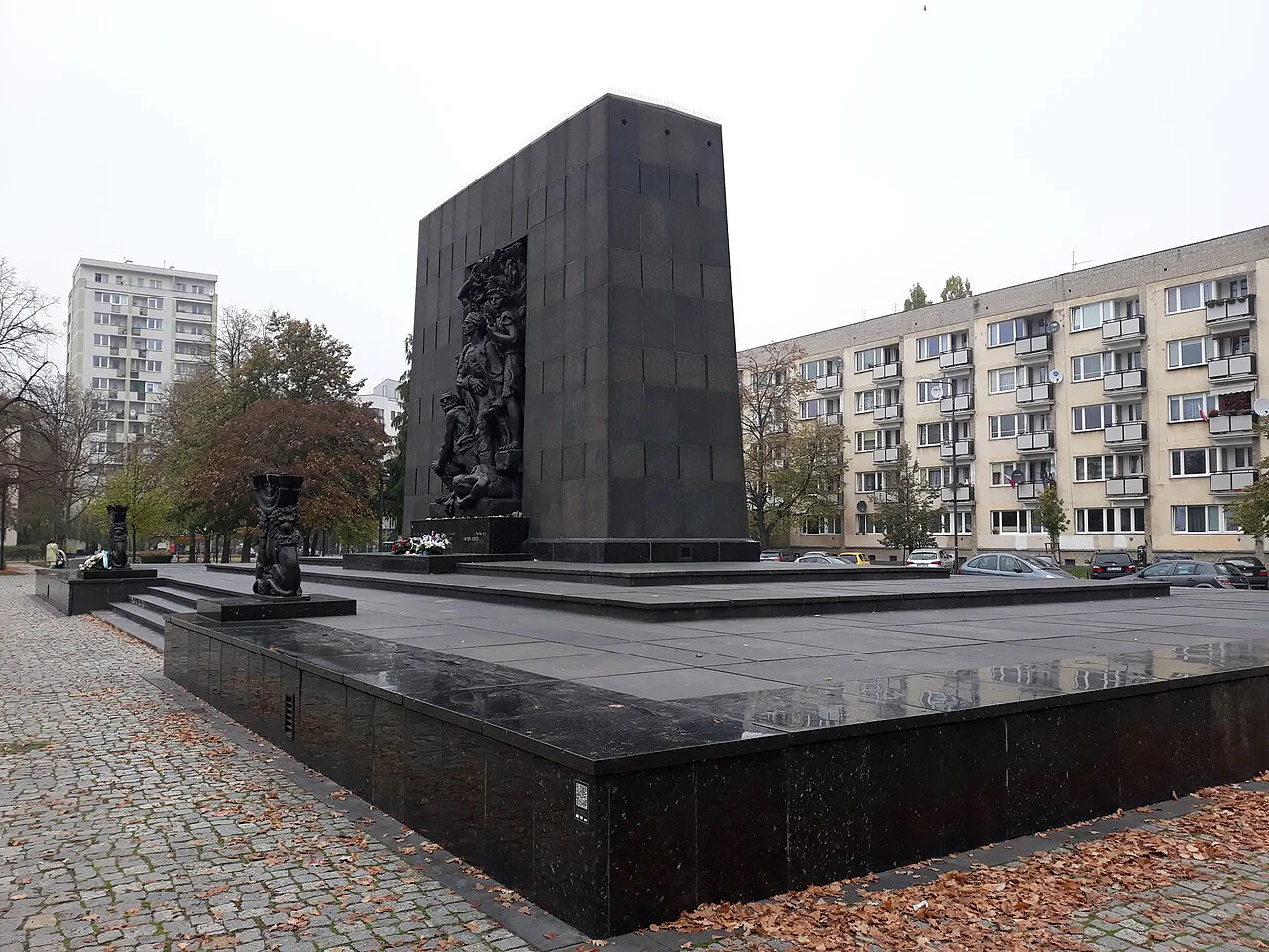 The Monument to the Ghetto Heroes in Warsaw seen from the side.