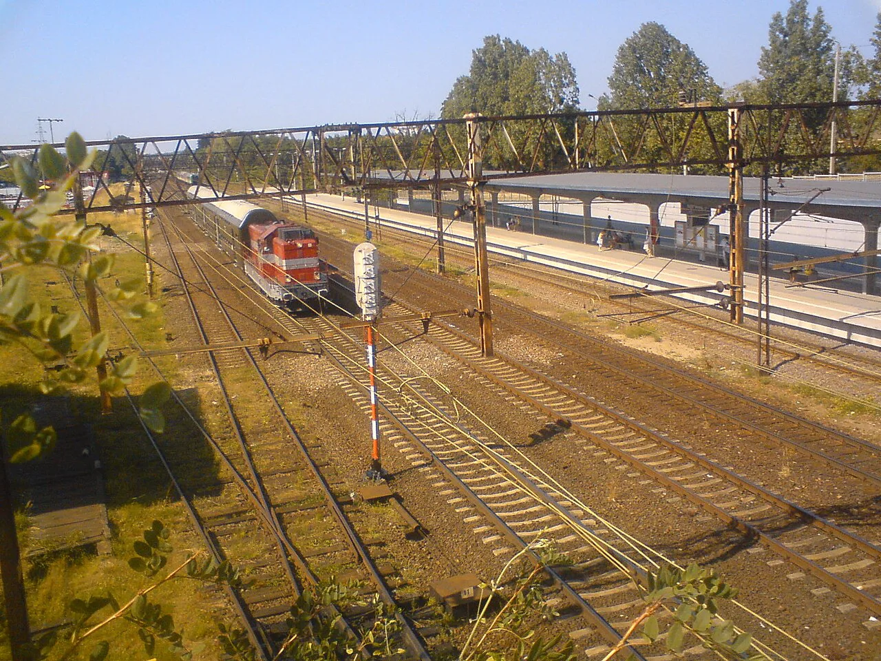 Railway tracks at the Sopot Wyścigi SKM stop in Karlikowo.