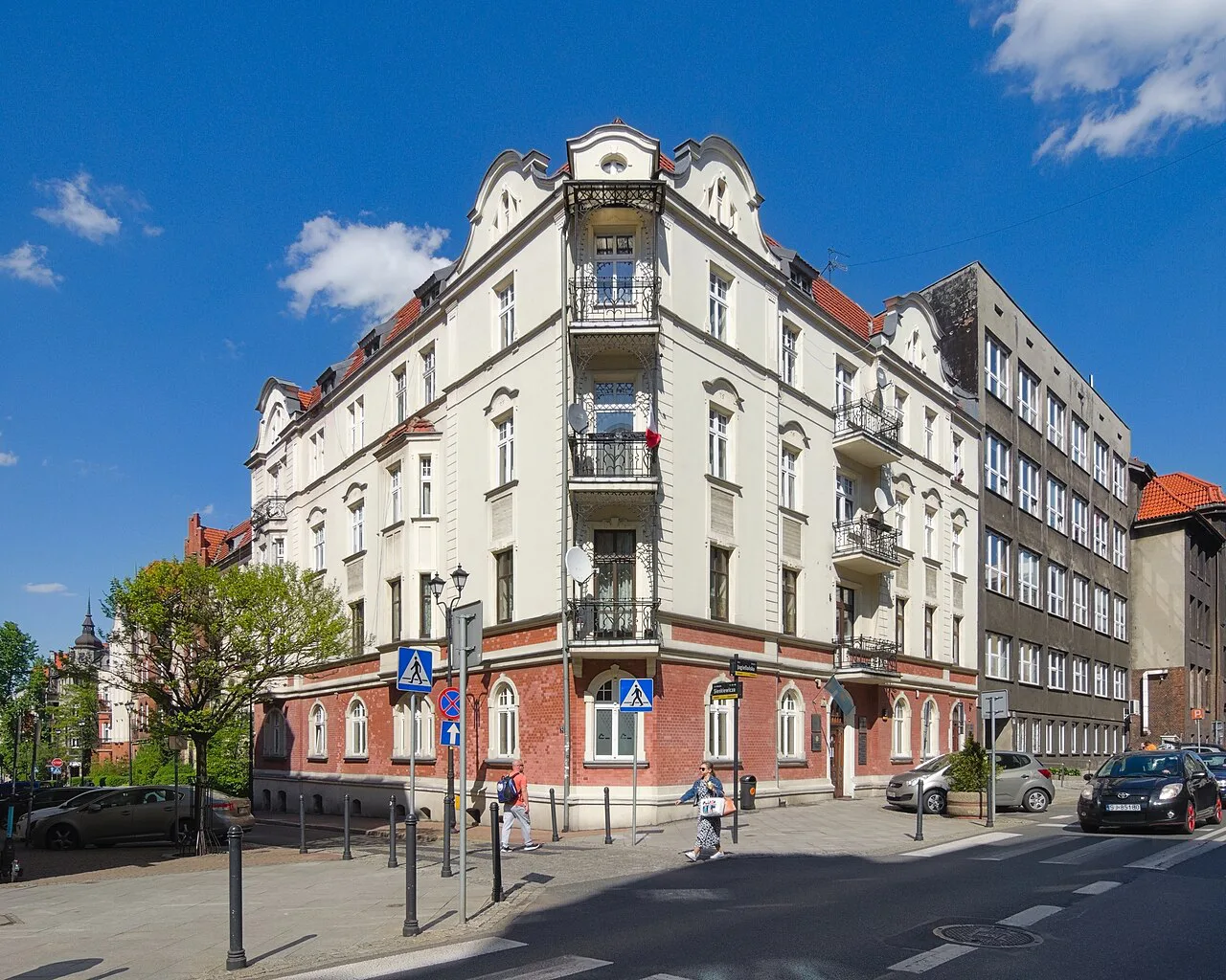 A historic tenement house at 24 Jagiellońska Street in Katowice.