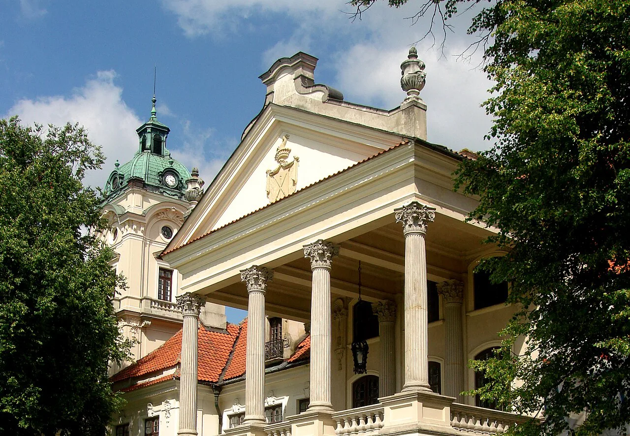 The portico of Kozłówka Palace.