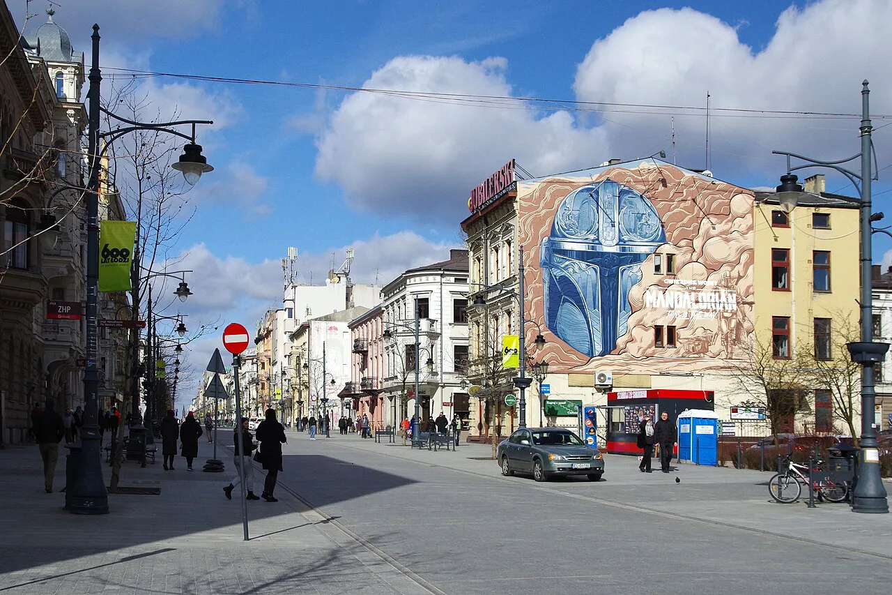 The Mandalorian mural on Piotrkowska Street in Łódź.