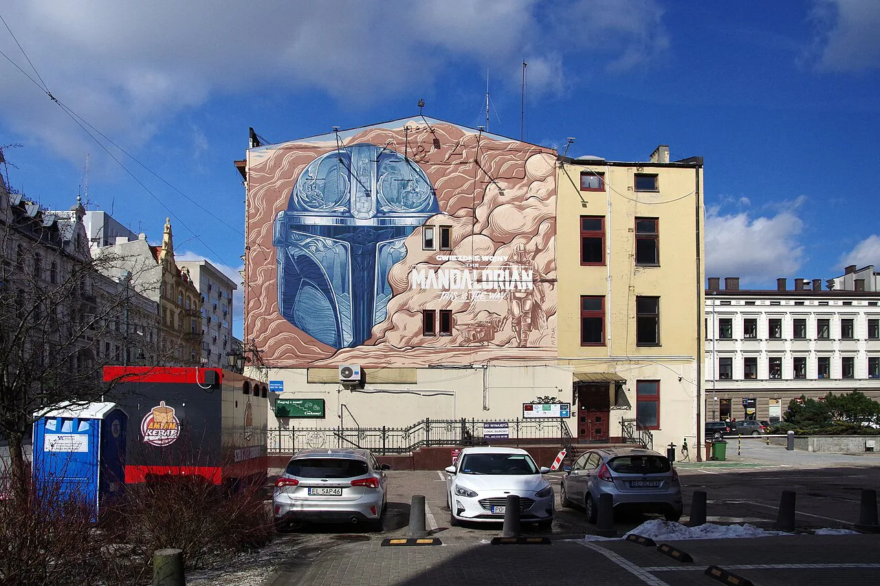 The Mandalorian mural at 146 Piotrkowska Street in Łódź.