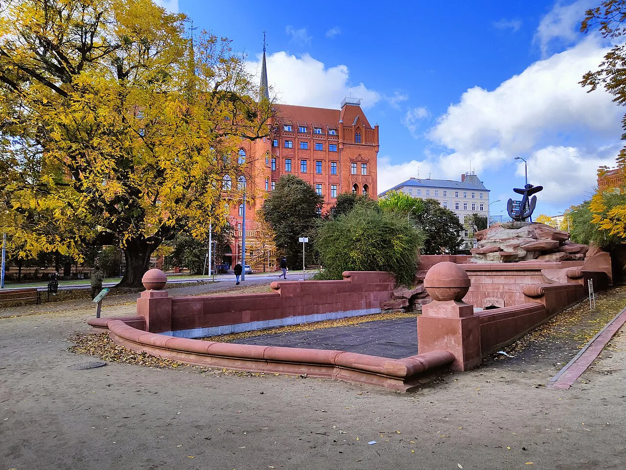 The former Manzel's Fountain and the Red Town Hall in Szczecin.