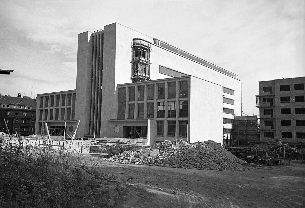 Historic photo of the modernist Silesian Museum building under construction in Katowice, 1939.