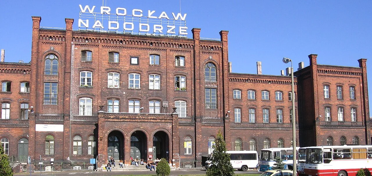 The red-brick Wrocław Nadodrze station building.