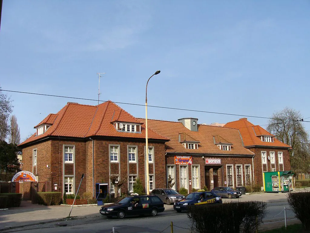 The main building of Szczecin Niebuszewo station.