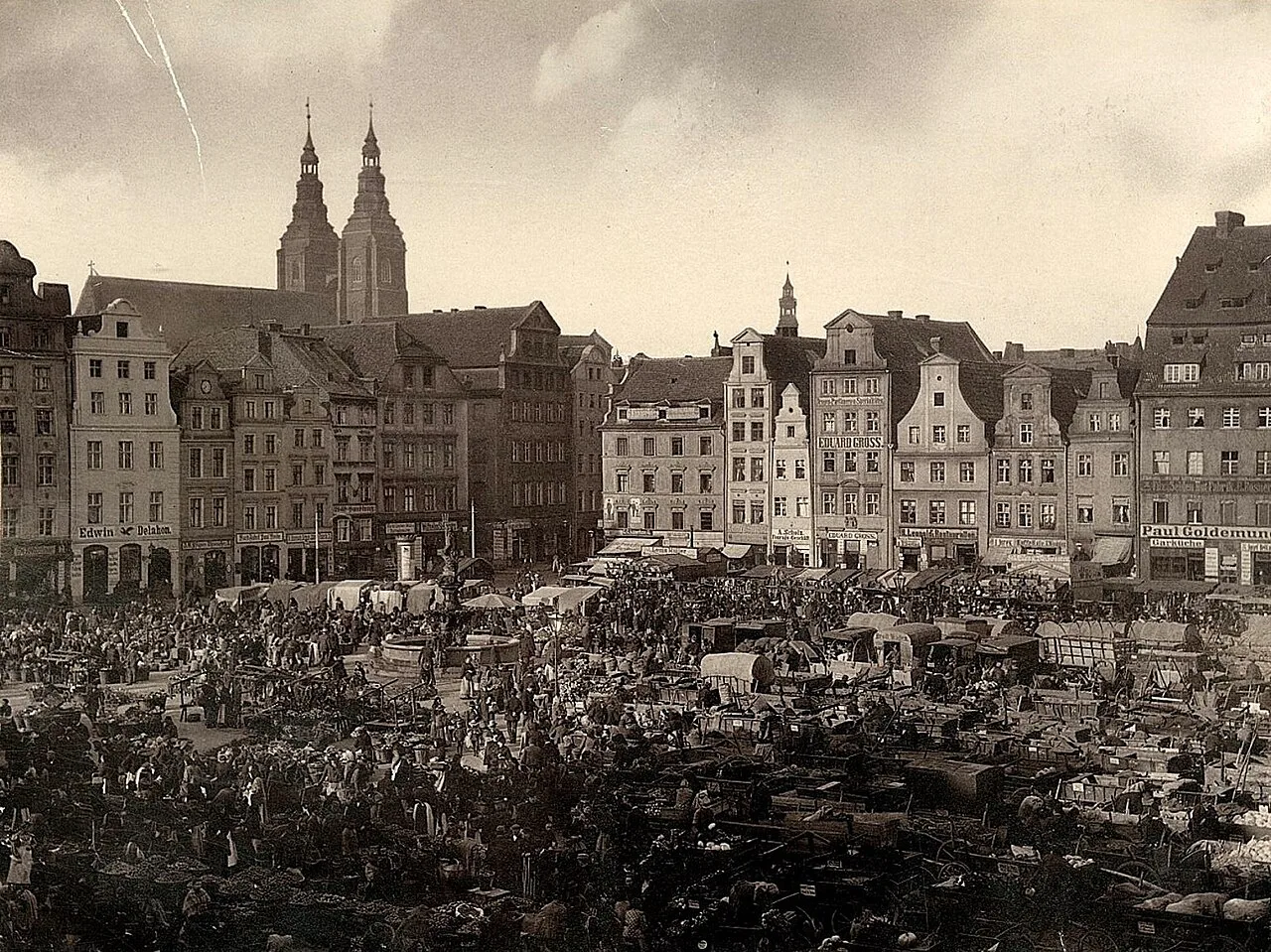 Historic photo of New Market Square (Plac Nowy Targ) in Wrocław.