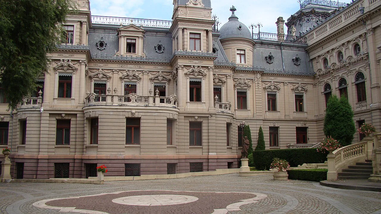 The courtyard of Izrael Poznański's Palace in Łódź.