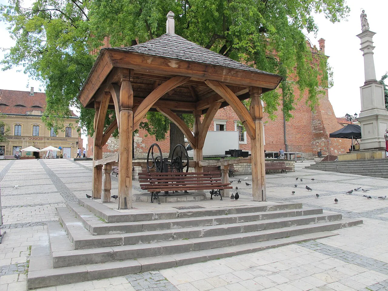 The well house on the Market Square in Sandomierz.