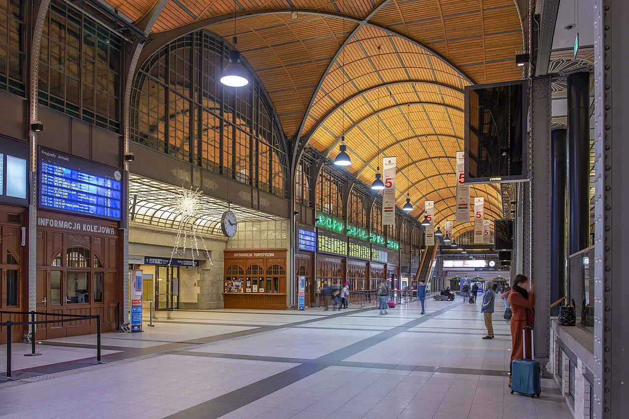 The main concourse of Wrocław Główny railway station.