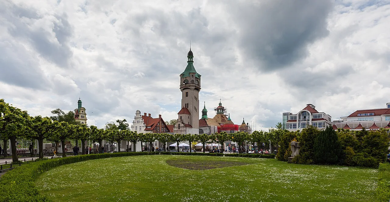 The lighthouse above Zdrojowy Square in Sopot.