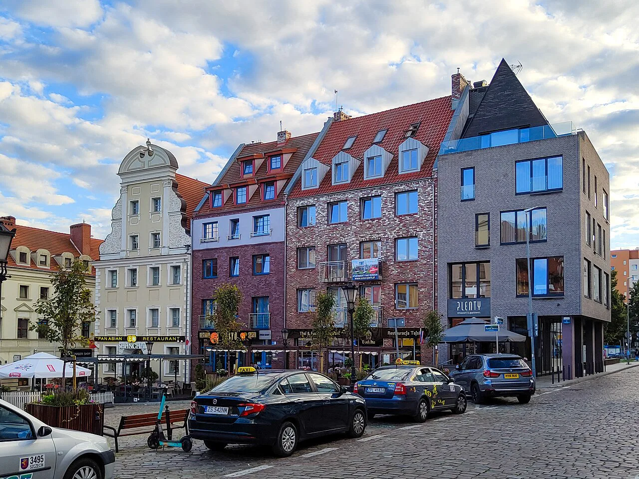 Rebuilt townhouses and restaurants on Sienny Market in Szczecin