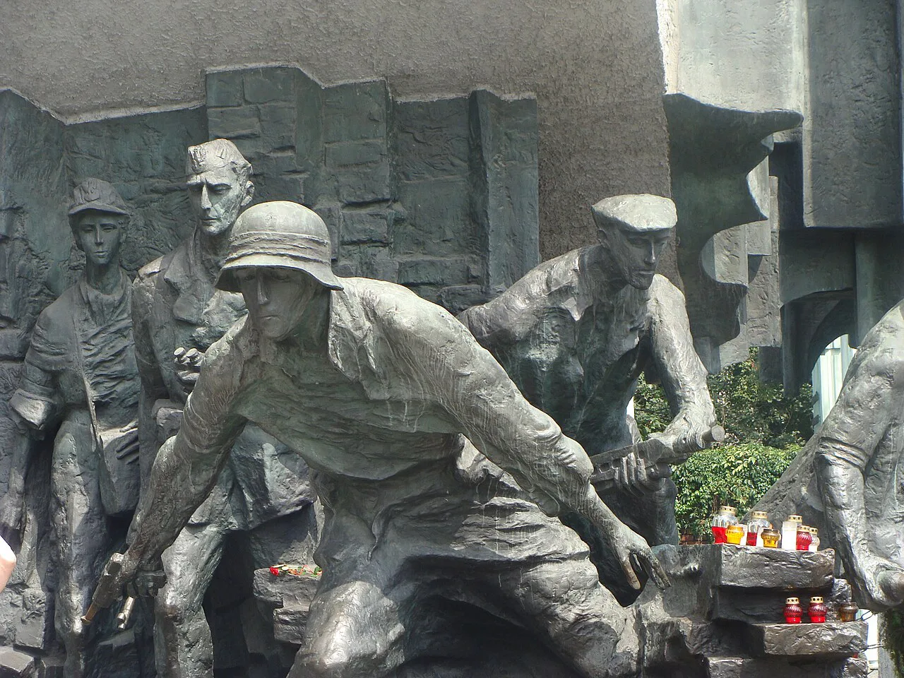 Insurgent figures of the Warsaw Uprising Monument.