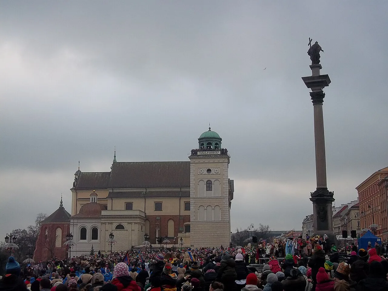 Crowds on Castle Square in Warsaw during Three Kings' Day celebrations.