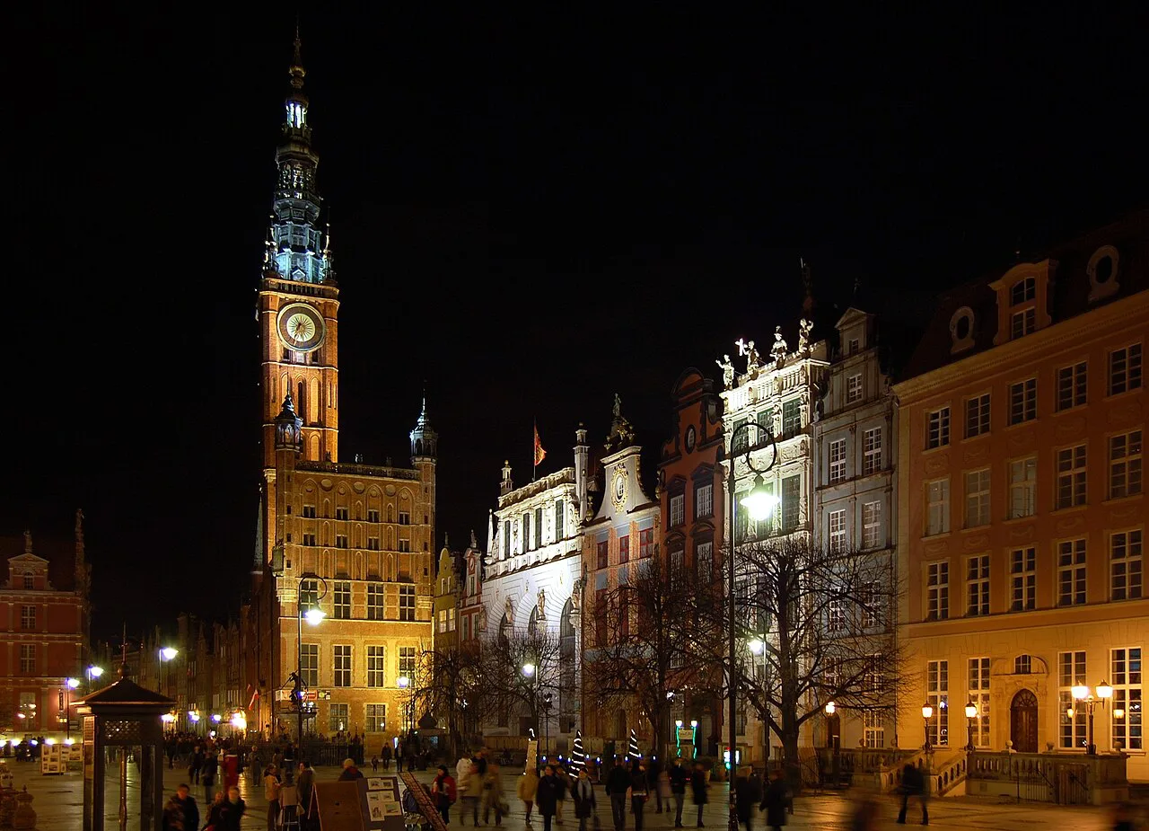 Long Market and the Main Town Hall in Gdańsk at night.