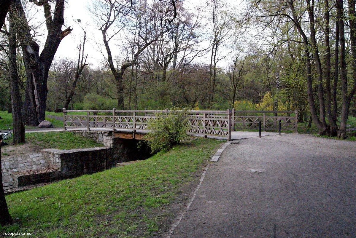 A small bridge in Szczytnicki Park, Wrocław.