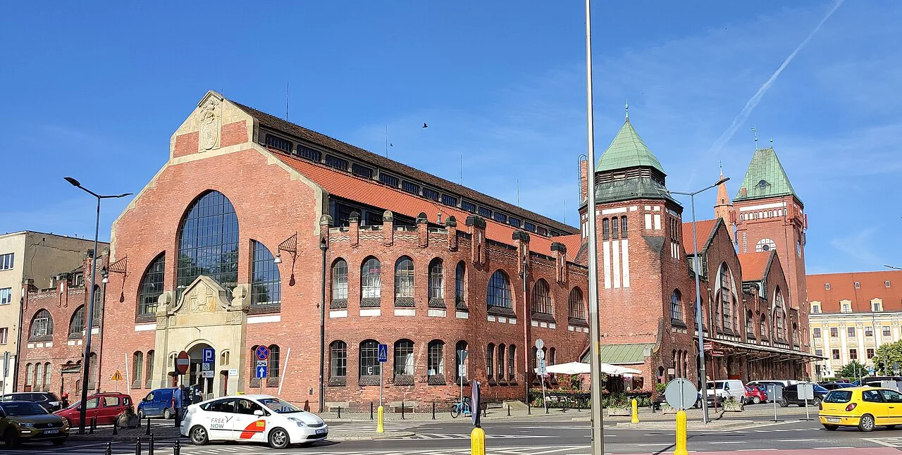 Wrocław Market Hall on Piaskowa Street.