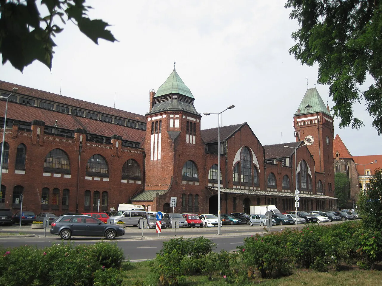 Wrocław Market Hall from the riverside.