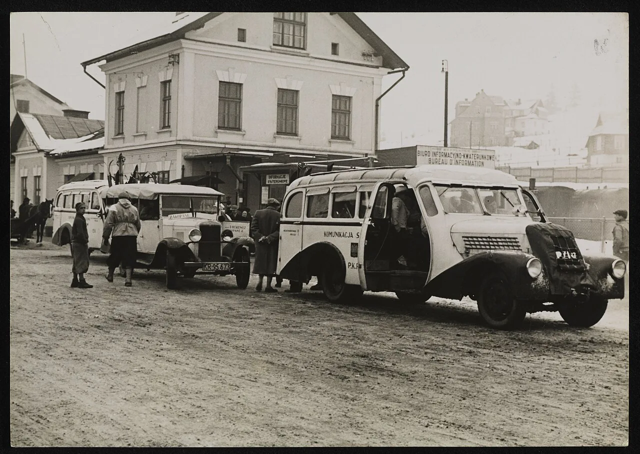 PKP buses in Zakopane in a historic photograph from 1937.