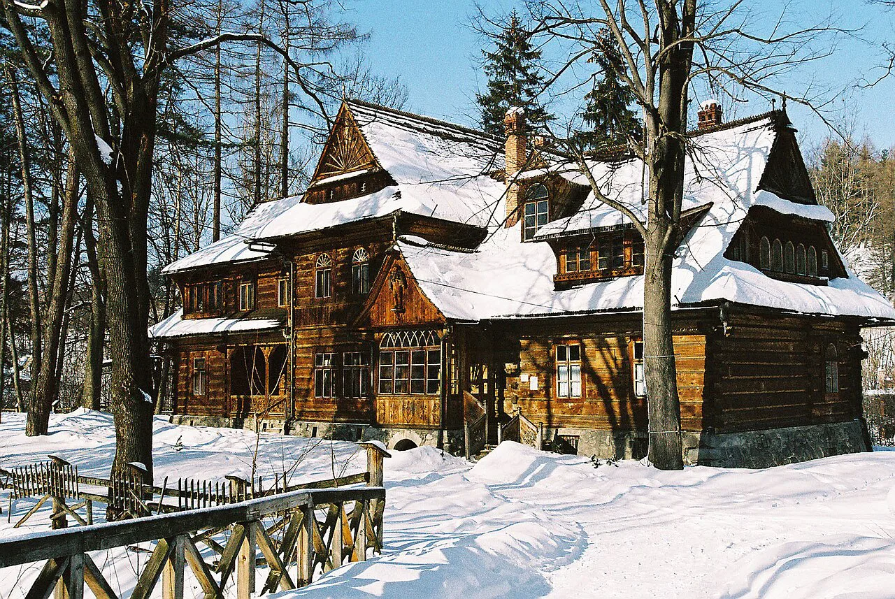 Villa Koliba in Zakopane under snow.